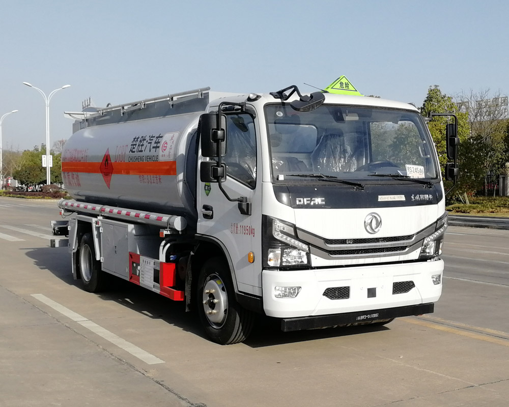 楚勝牌CSC5125GYY6型運(yùn)油車(chē)